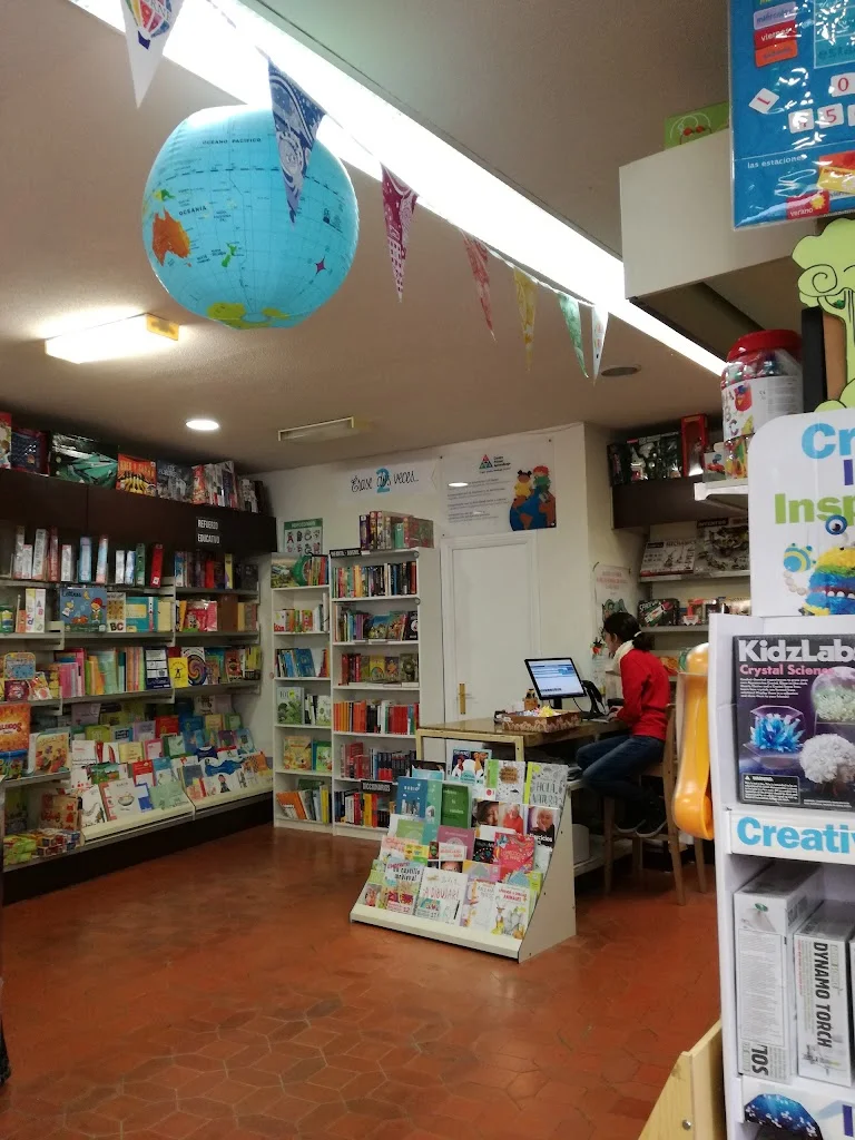 Piccolo Libreria y Tienda Pedagogica