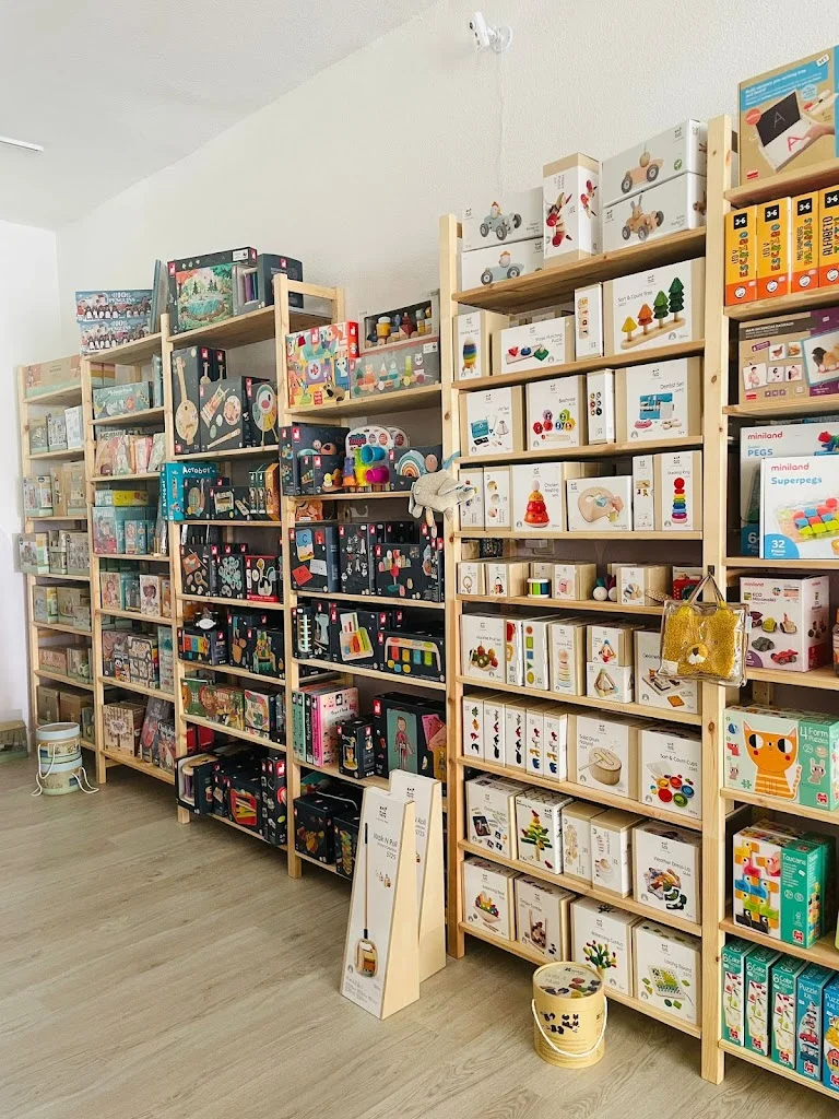 Tribujito | Tienda de Juguetes educativos, Calzado respetuoso, Libros infantiles, y Crianza